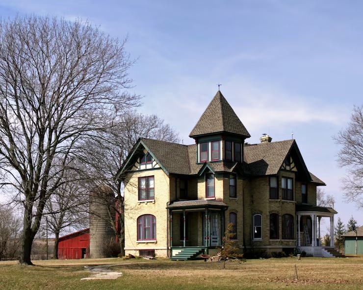imgi_11_beautiful-shot-big-farmhouse-clear-blue-sky_181624-15996